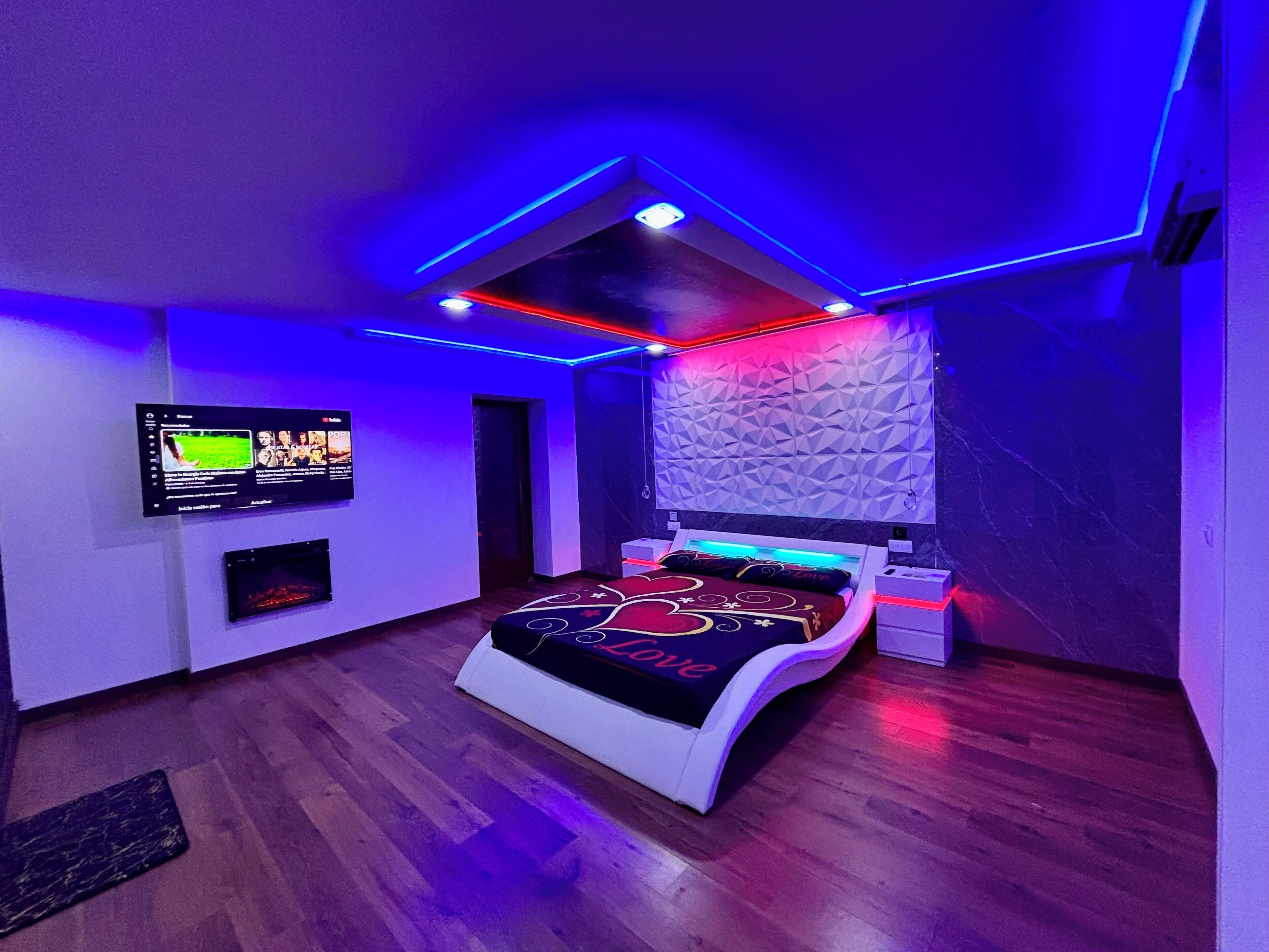 2 chambres, fer et planche à repasser, Wi-Fi, draps fournis