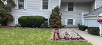 Delightful 3-bedroom townhome, sleeps 8, in a Quiet Cul-de-sac in Grand Rapids