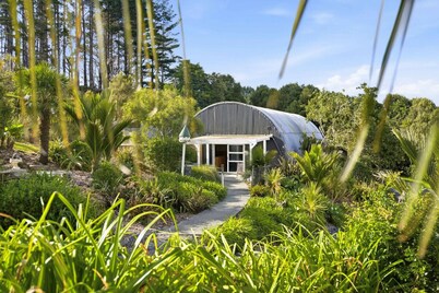 Chic Converted Barn in Matakana with Spa