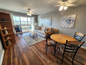 Smart TV - Wonderview #202- Waterfront with Lighthouse & Assateague Views (Chincoteague Island)