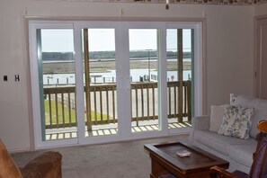TV - Paradise by the Lighthouse | Waterfront Chincoteague Retreat (Chincoteague Island)