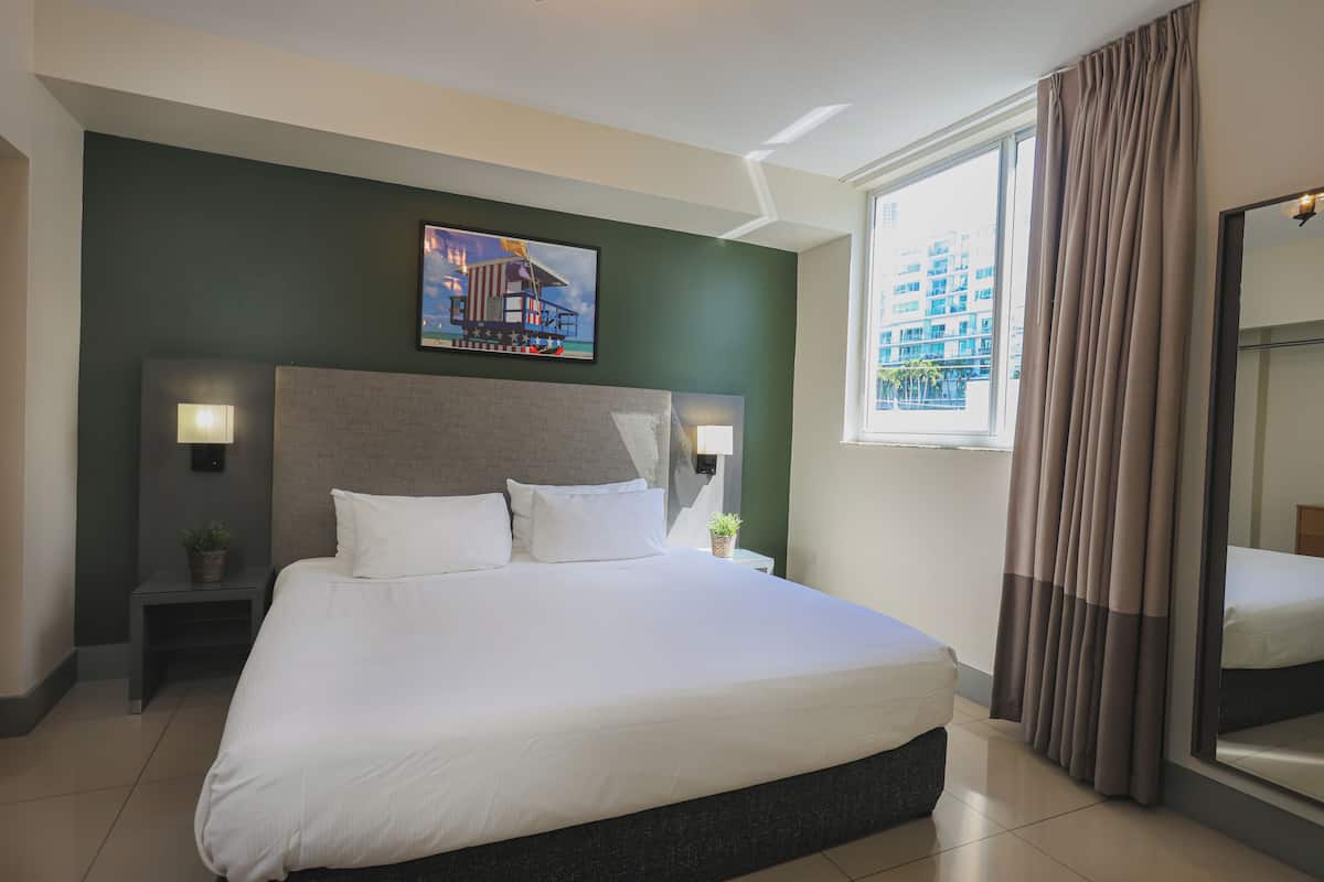 슈피리어 아파트, 침실 2개 | 책상, 노트북 작업 공간, 암막 커튼, 다리미/다리미판