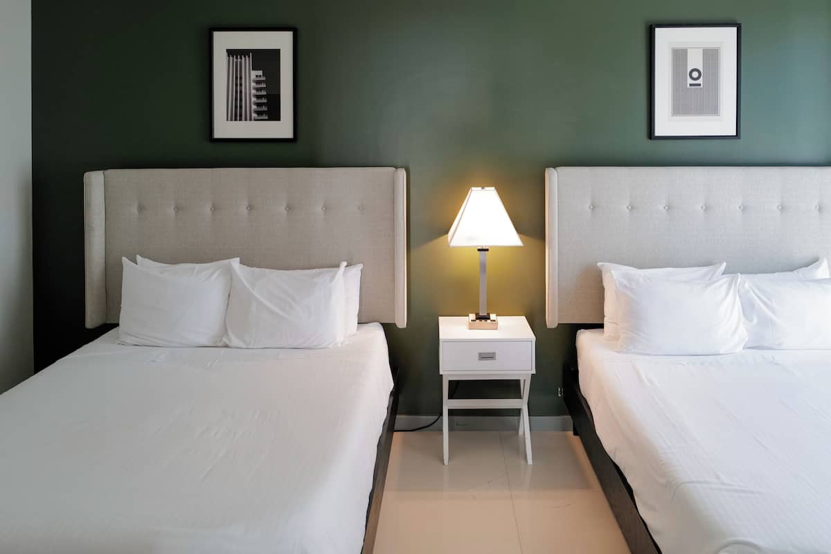 시그니처 아파트, 침대(여러 개) | 책상, 노트북 작업 공간, 암막 커튼, 다리미/다리미판