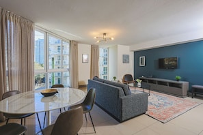 Classic-Apartment, 2 Schlafzimmer | Wohnbereich