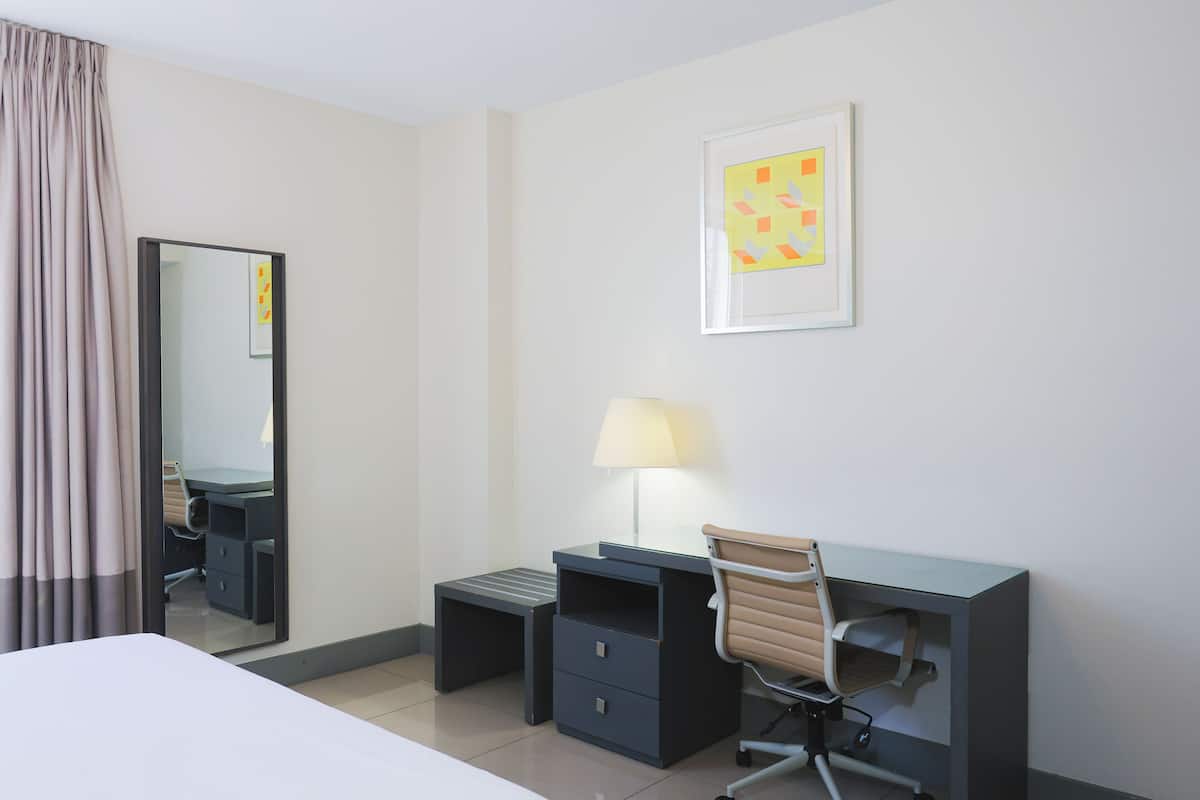 디럭스 아파트, 침실 2개 | 책상, 노트북 작업 공간, 암막 커튼, 다리미/다리미판