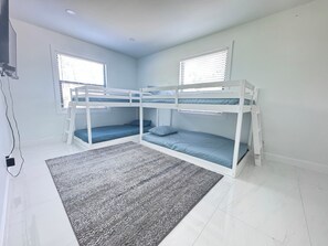 6 chambres, fer et planche à repasser, Wi-Fi, literie fournie