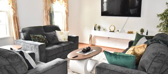 Spacious 4-bedroom house with AC in quaint Bowie