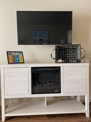 Suite Deluxe, vistes al riu | Escriptori, habitacions insonoritzades i planxa i posts de planxar 