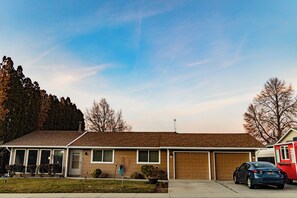 Exterior - Bethesda Inn LLC (Boise)