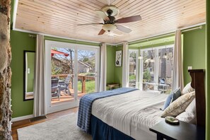 3 bedrooms, desk, iron/ironing board, travel cot - Stone Villa | Lakefront Vacation Rental with Private Dock & Hot Tub | Osage Beach, MO (Osage Beach)