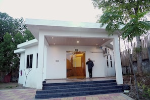 Exterior - Sonchafa Resort Pauni (Pawni)
