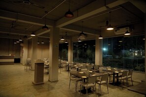 Dining - Sonchafa Resort Pauni (Pauni)