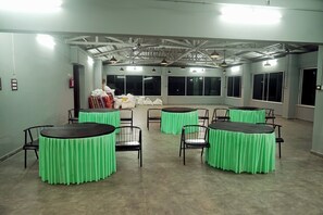 Banquet hall - Sonchafa Resort Pauni (Pauni)