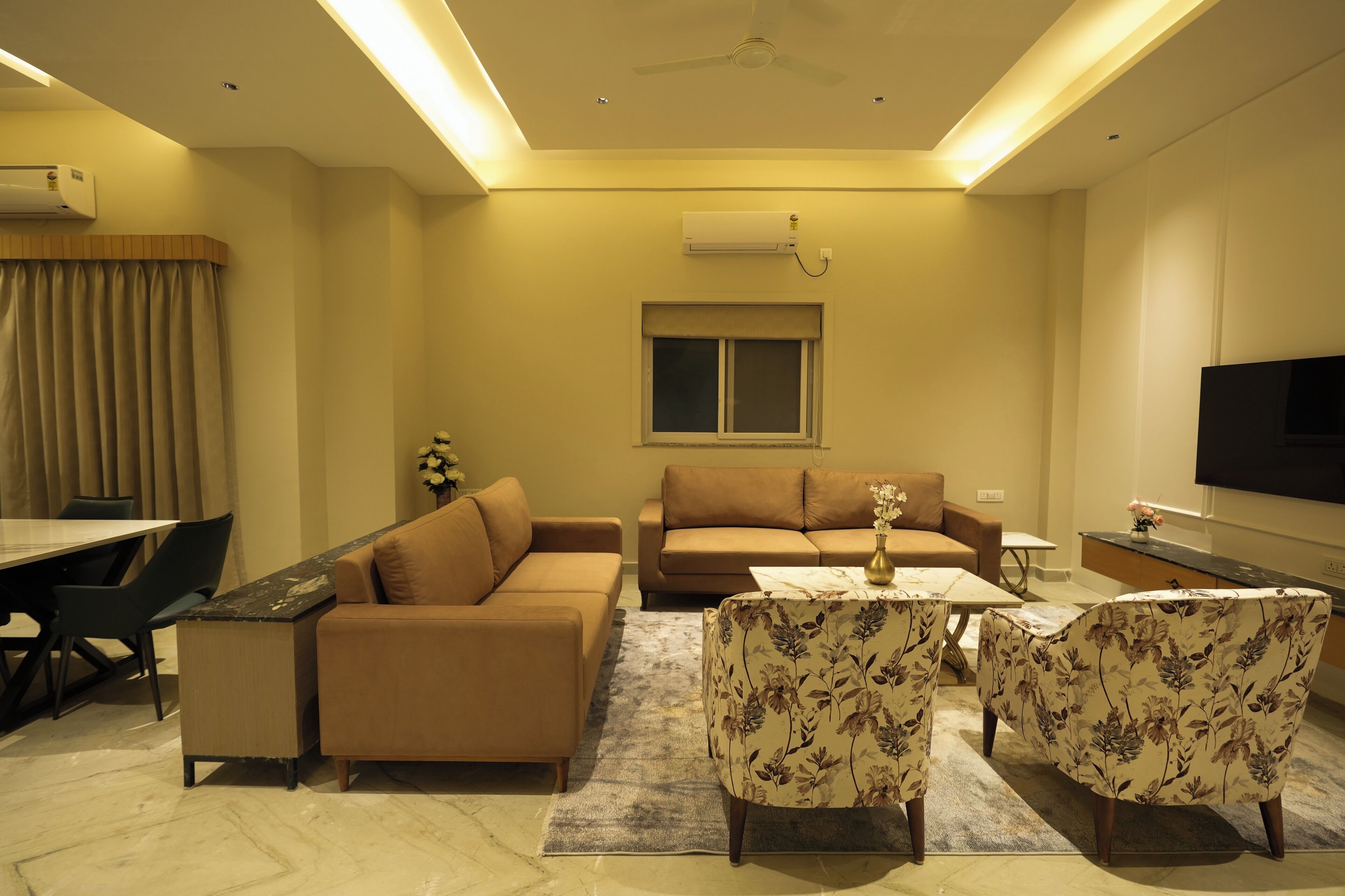 Suite – superior, balkong, byutsikt | Oppholdsområde