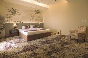 Desk, laptop workspace, iron/ironing board, free WiFi - The One Jubilee (Hyderabad)