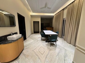 Dining - The One Jubilee (Hyderabad)