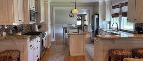 Mikrowelle, Ofen, Herdplatte, Geschirrspüler