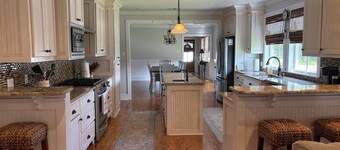 Spacious 3-bedroom house in charming Bay St. Louis with WiFi, AC