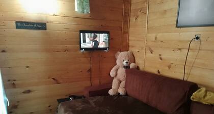 Cosy cottage with grounds, ideal for hikers, pilgrims, couples and teenagers.