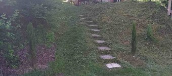 Cosy cottage with grounds, ideal for hikers, pilgrims, couples and teenagers.