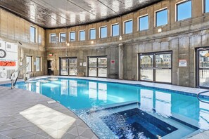 Pool - Private Luxury One Bedroom with Living Room, Pool & Garage (Elizabeth)