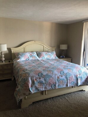 2 makuuhuonetta, silitysrauta/-lauta, Wi-Fi, vuodevaatteet