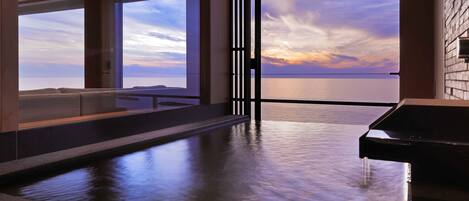 Suite, non-fumeurs (Stay, Shoutou) | Salle de bain | Chaussons