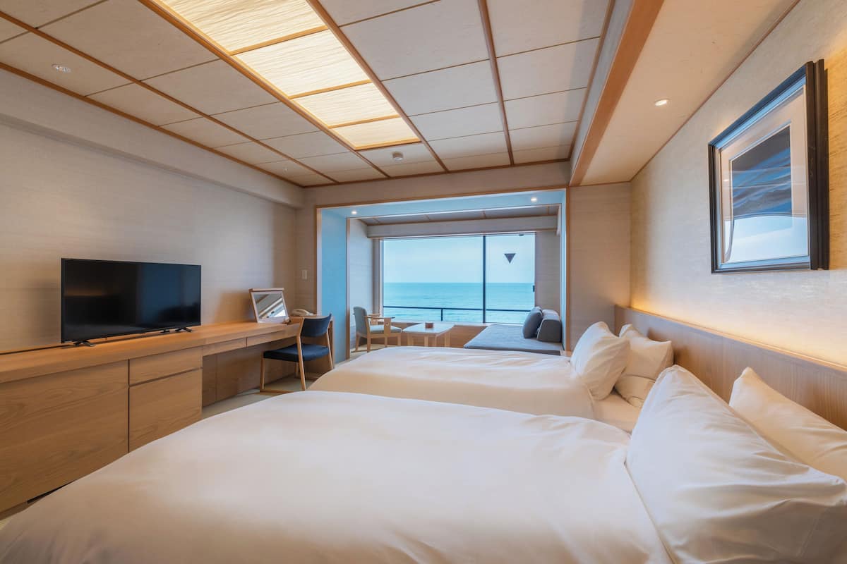 Chambre avec lits jumeaux de style japonais, non-fumeur, vue sur la plage | AccĂšs au Wi-Fi (inclus)