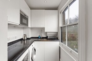 House - Stylish Comfortable 2BR Easy City Links (London)