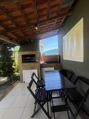 屋外ダイニングエリア