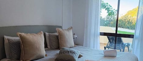 Bügeleisen/Bügelbrett, WLAN, Bettwäsche