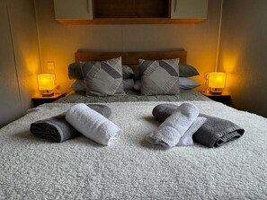 2 chambres, fer et planche à repasser, Wi-Fi gratuit, draps fournis