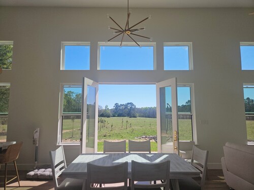 Cozy cottage with amazing forest view minutes from Lakes, trails and more!