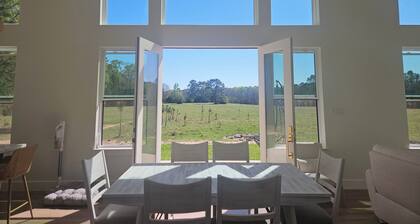 Cozy cottage with amazing forest view minutes from Lakes, trails and more!
