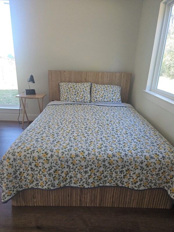 2 bedrooms, WiFi, bed sheets