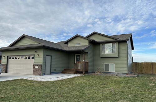 Spacious 4BR/3BA | Near Ellsworth AFB + Rapid City