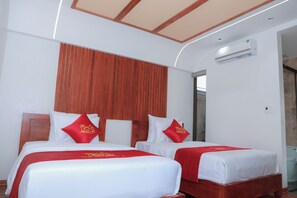 Skrivbord, arbetsyta för laptop och gratis wi-fi