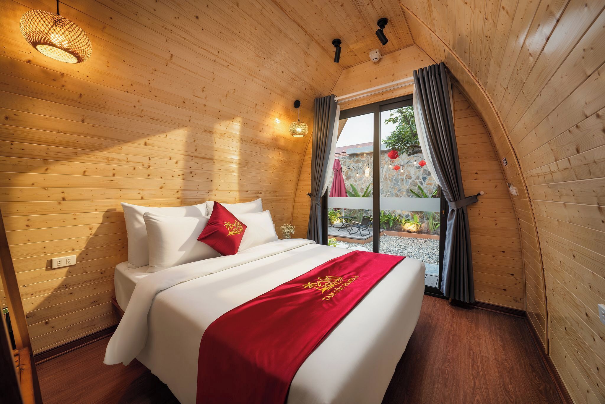 Bungalow, Garden View | Minibar, desk, laptop workspace, free WiFi