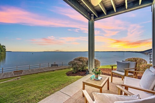 LuxuryGrndFloorCornerLakeViewPoolGolfFishBoatParks