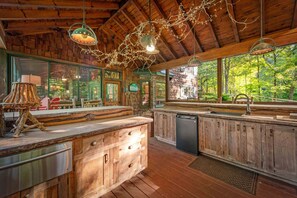 Interior - Riverbend Lodge - Riverfront | Screened Area w Outdoor Fireplace | Firepit (Ellijay)