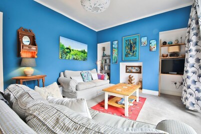 Bright Maisonette Near Beach and University
