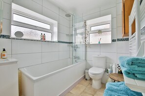 Hair dryer, towels - Bright Maisonette Near Beach and University (Swansea)
