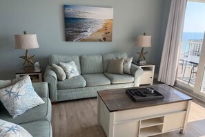 Smart TV - Beautiful ocean view family-sized condo, everything you need for a great stay! (Panama City Beach)