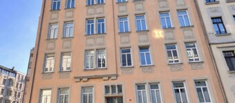 Spacious 75 sqm apartment with balcony and parking space