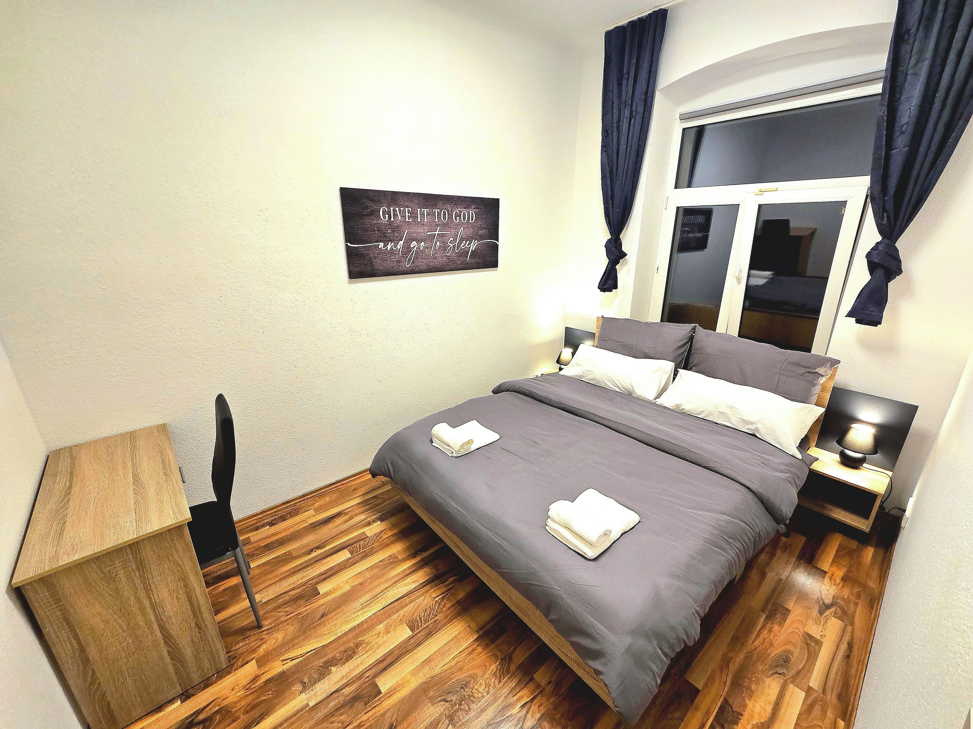 Bügeleisen/Bügelbrett, kostenloses WLAN, Bettwäsche