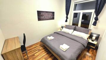 Bügeleisen/Bügelbrett, kostenloses WLAN, Bettwäsche