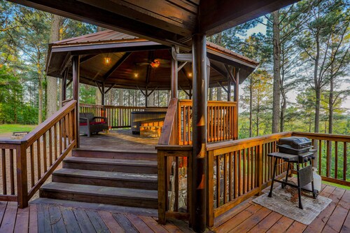 Cozy 3-bedroom cabin in gorgeous Broken Bow with view and privacy