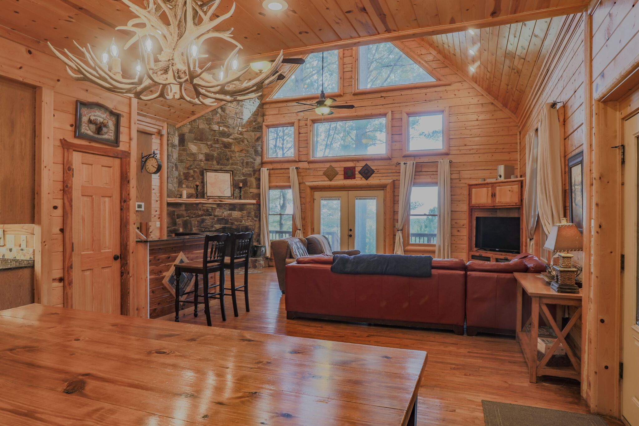 Smart TV, fireplace, DVD player