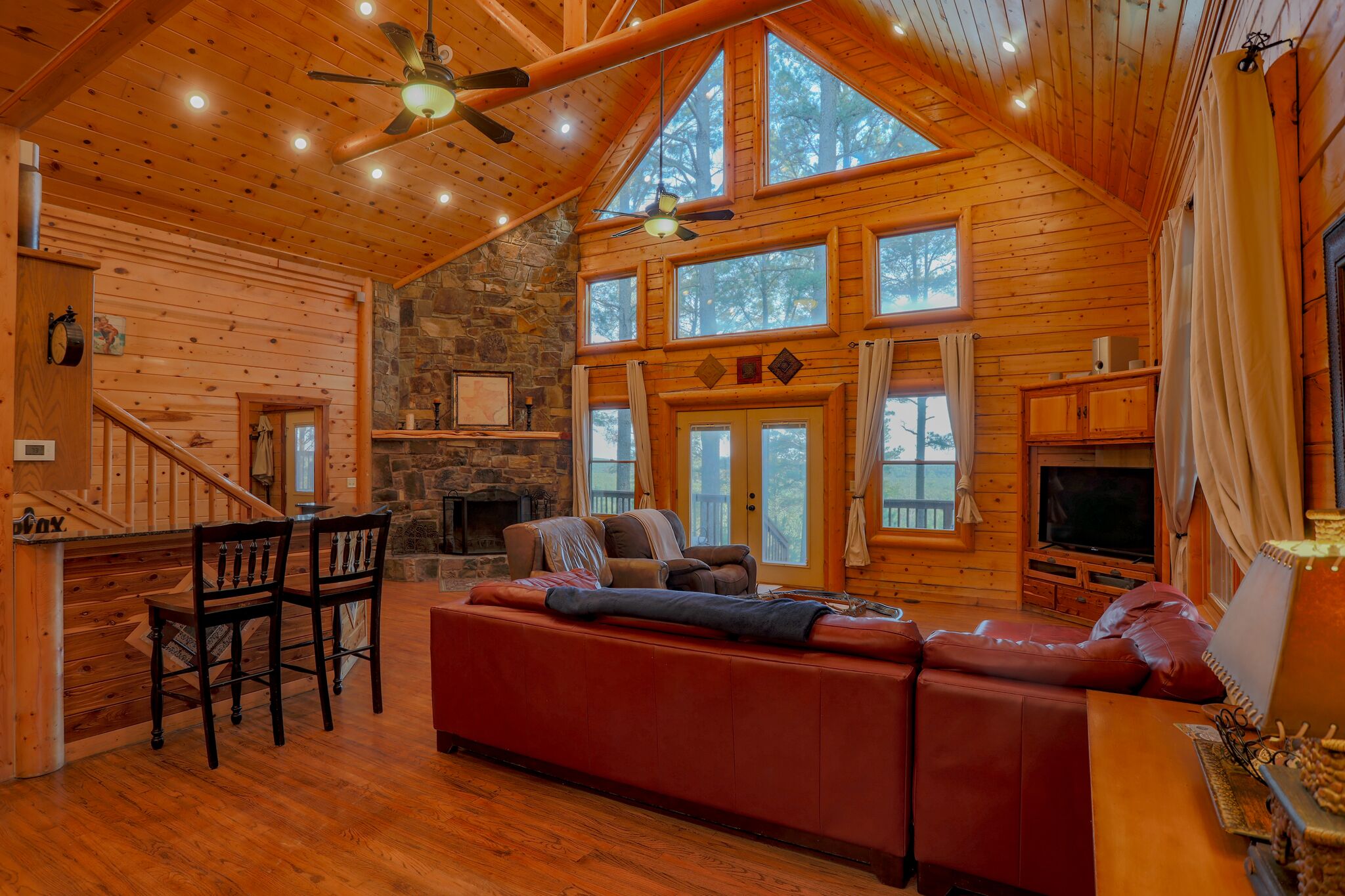 Smart TV, fireplace, DVD player