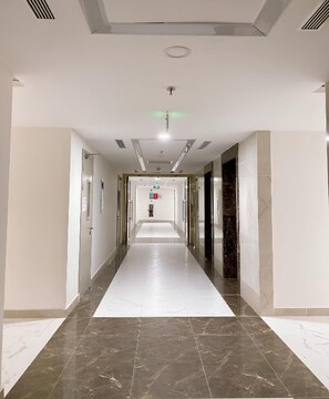 Lobby - Can H Du L Ch View Bi N Pullman Building (Quy Nhon)